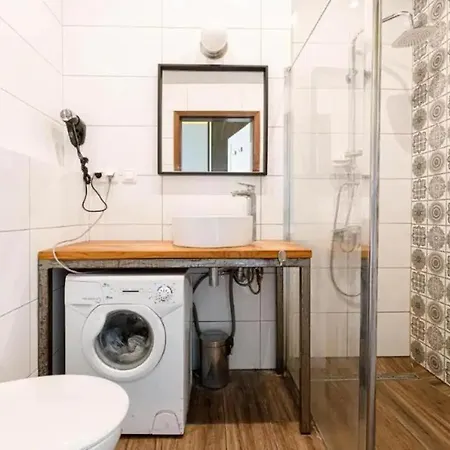 Golden Apartments&glamping-k28 * 브로츠와프
